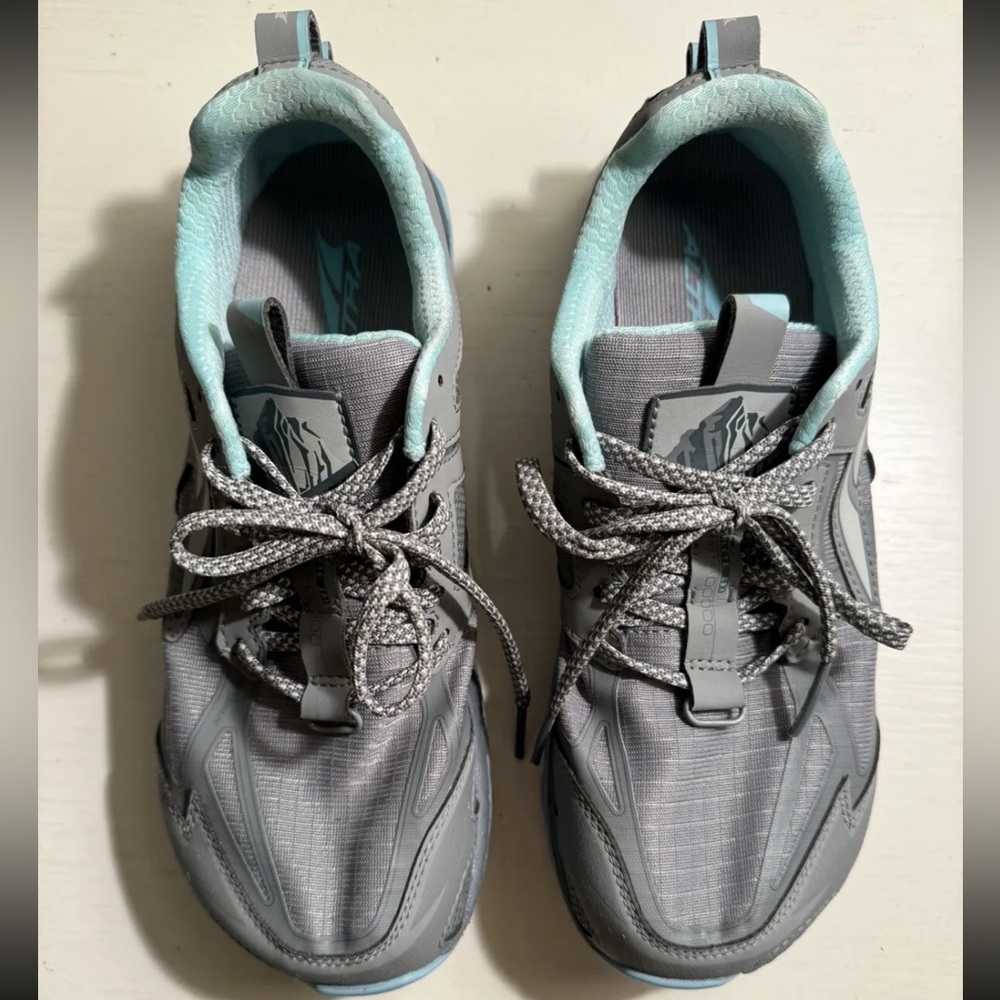 Altra women’s Lone Peak 4.5 trail running shoes size 9.5 gray and turquoise